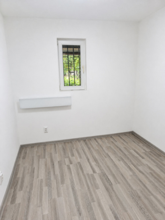 Garsoniera, zona Turnuri, Bals