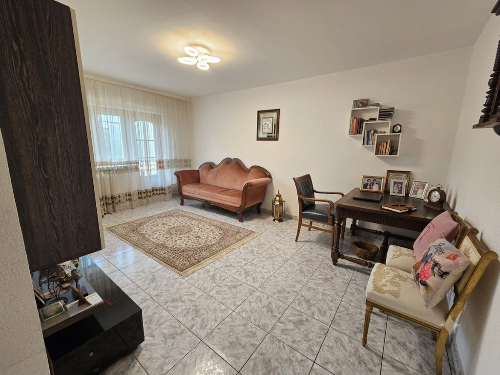 Apartament 3 Camere Piata Unirii 83 mp | Bloc Tip Vilă cu Parcare