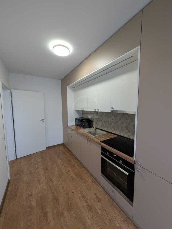 Apartament de 2 camere, deocomandat, zona Cetaii-Floresti
