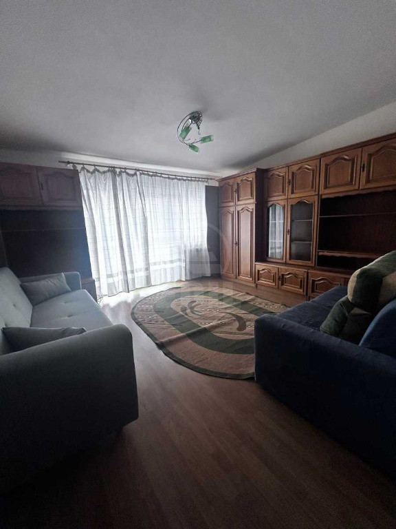 Apartament de o camera, zona Florilor
