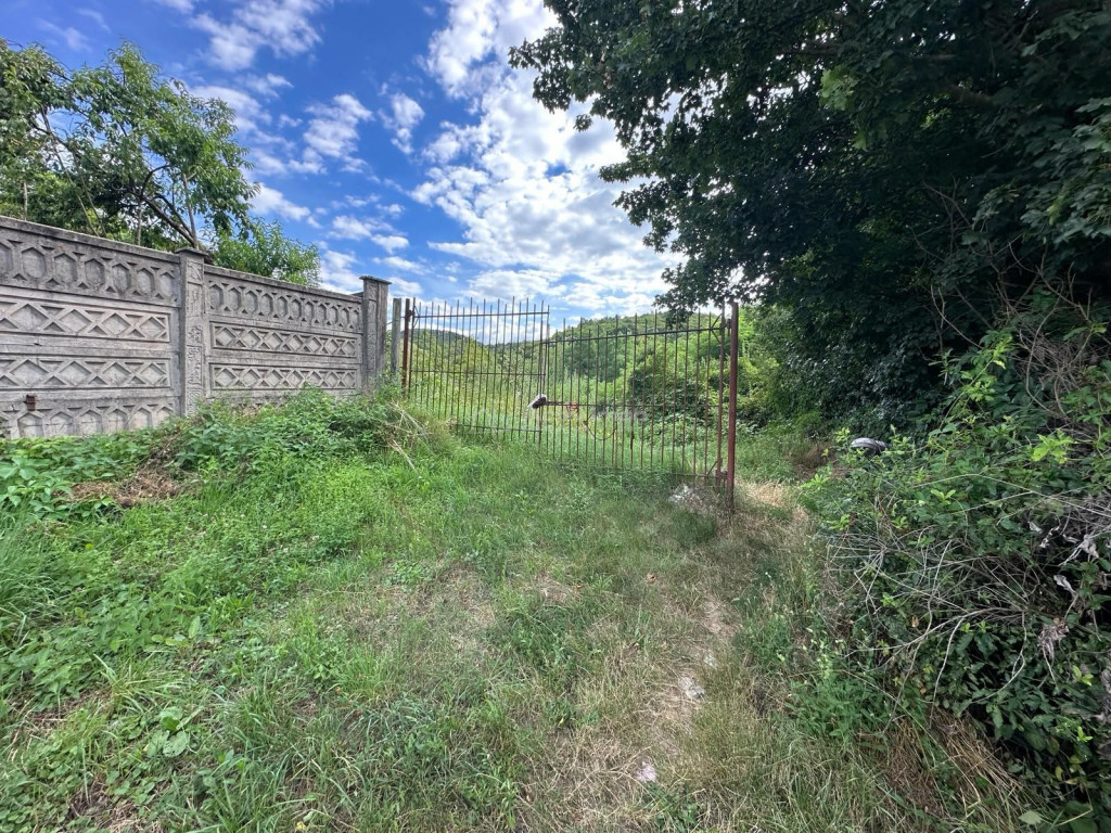 Teren intravilan, 3694 mp., zona Primaria Bocsa, COMISION ZE