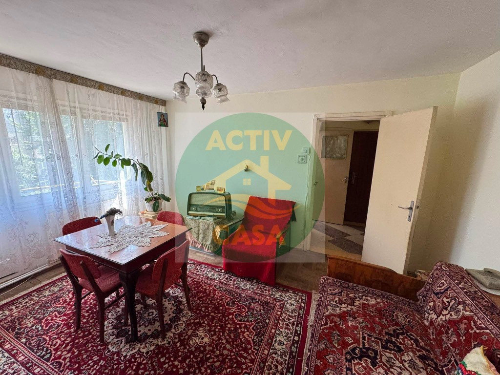Apartament 2 camere, etaj intermediar