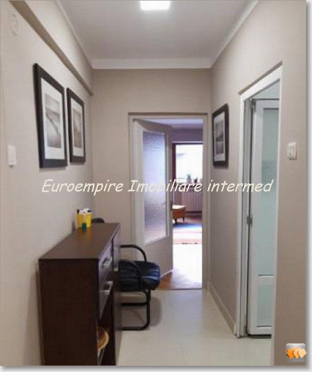 Apartament 3 camere zona Centru