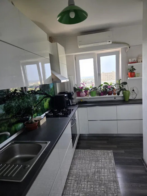 Apartament 2 camere decomandat, 65 mp, etajul 2, zona Ultrac