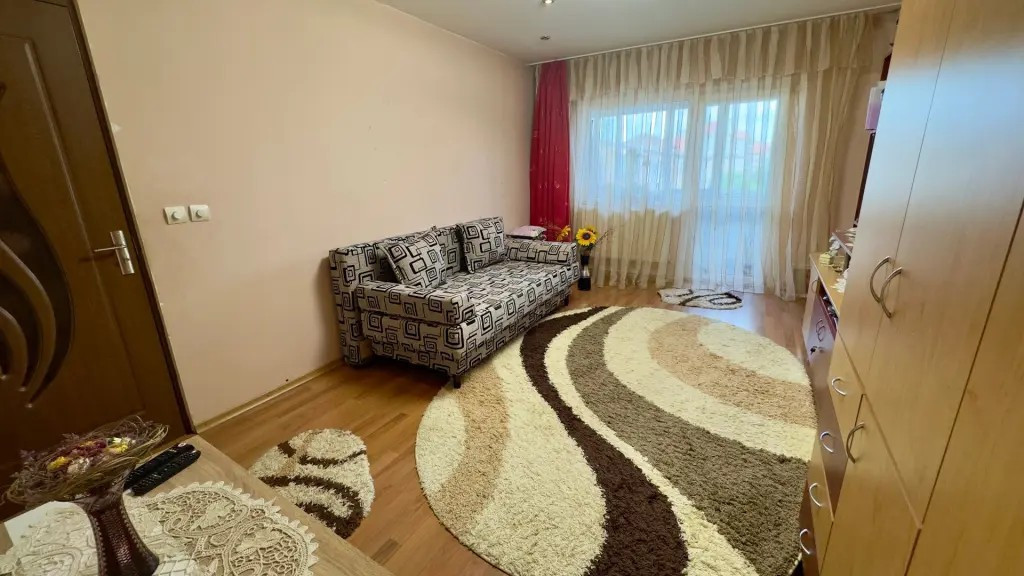 Apartament 3 camere, 70 mp total, loc de parcare, Str. Vânătorilor