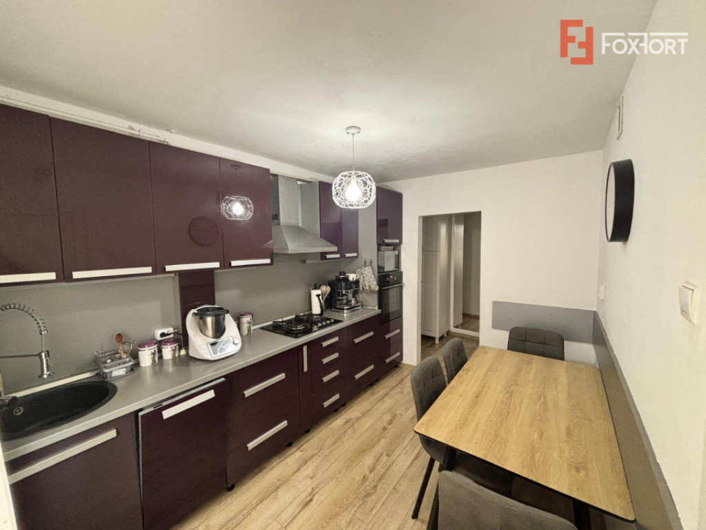 Apartament cu 5 camere, 95 mp utili - zona Fortuna