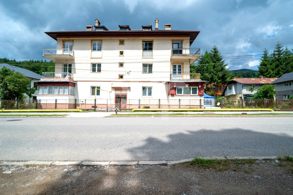 Garsoniera de renovat in centrul statiunii Azuga