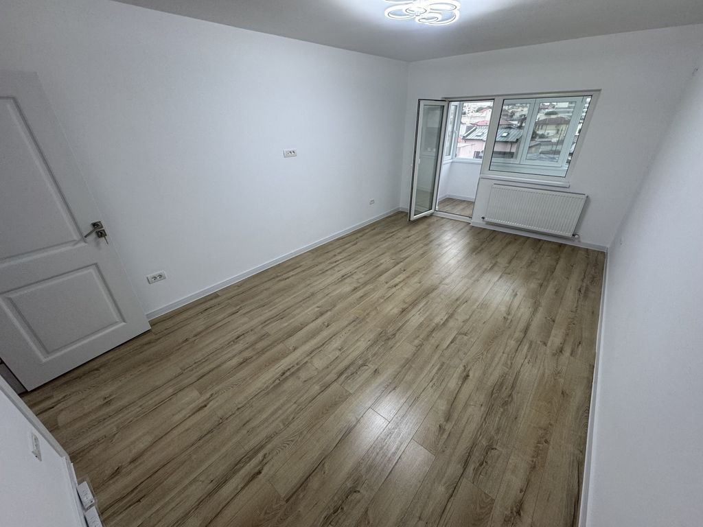 Apartament 2 camere Renovat zona Trocadero cu Centrala