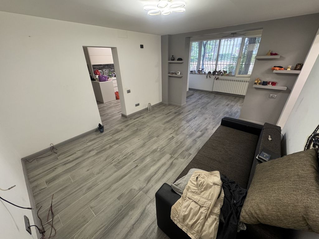 Apartament 3 camere zona Tomis 2 cu Centrala