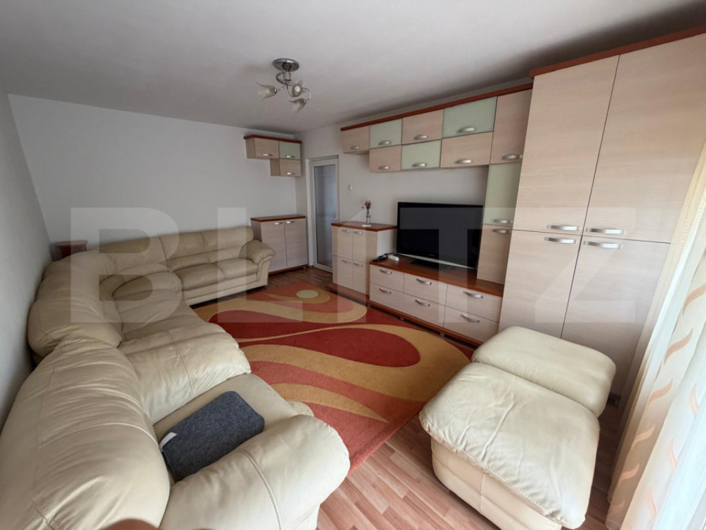 Apartament 3 camere, 2 bai, 2 balcoane, zona Decebal-Dacia