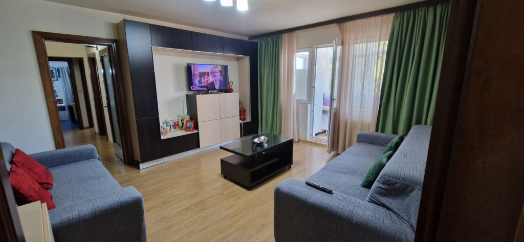 Apartament 3 camere, 67 mp, etaj 1/4, zona Rovine