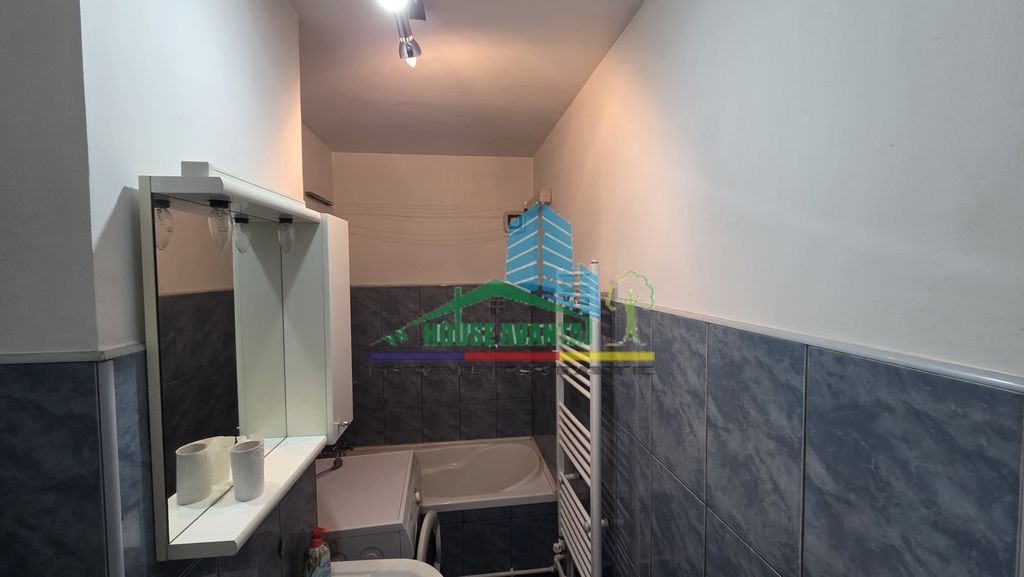 Apartament 3 camere de renovat | Focșani, Zona Casa de P...