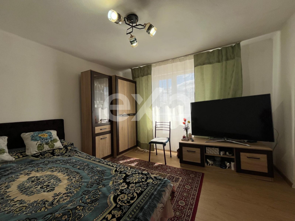 Casa parter + anexa cu 880 mp teren in Brosteni Dambovita
