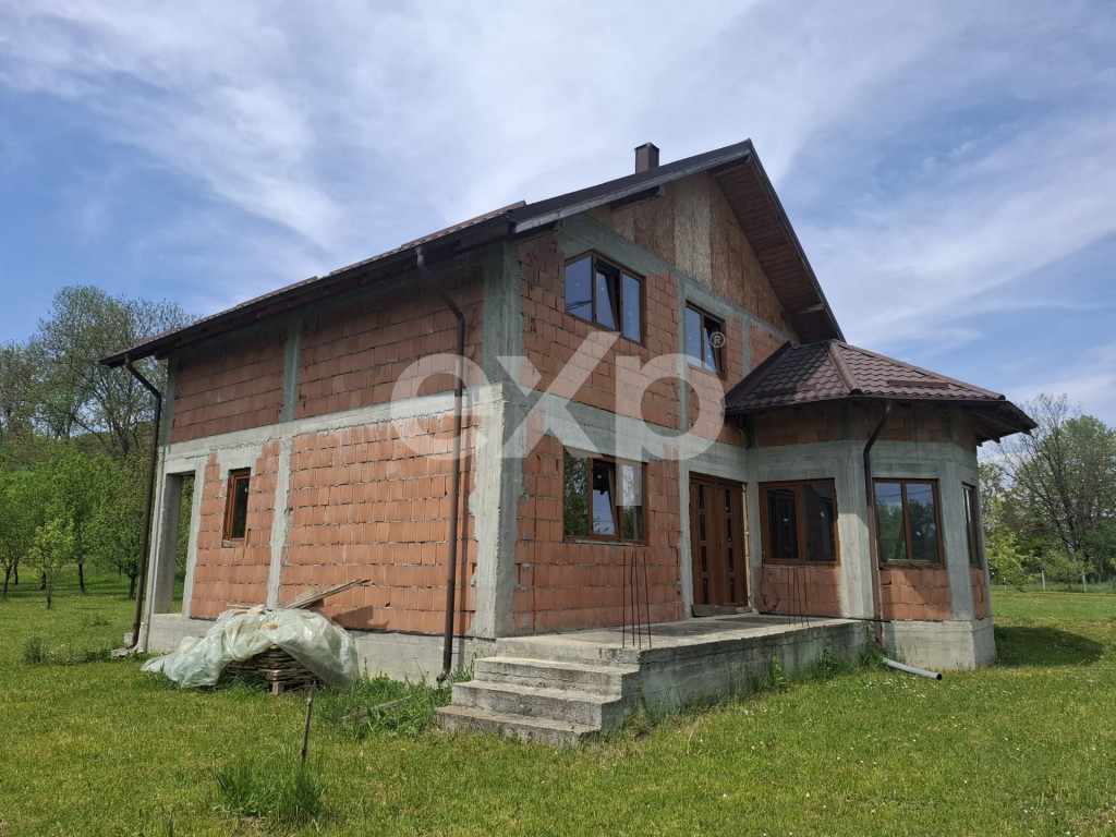 Casă P+M la roșu 188 mp și teren de 3.400 mp cu livadă i