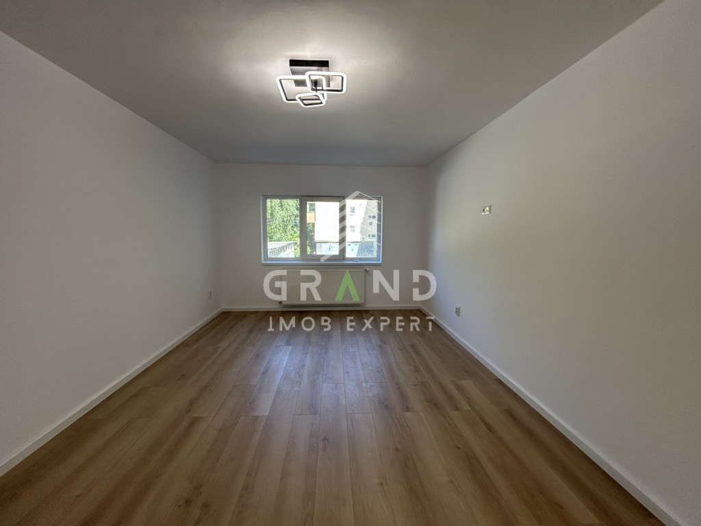 Apartament 3 camere de vanzare, 2 bai , Zorilor