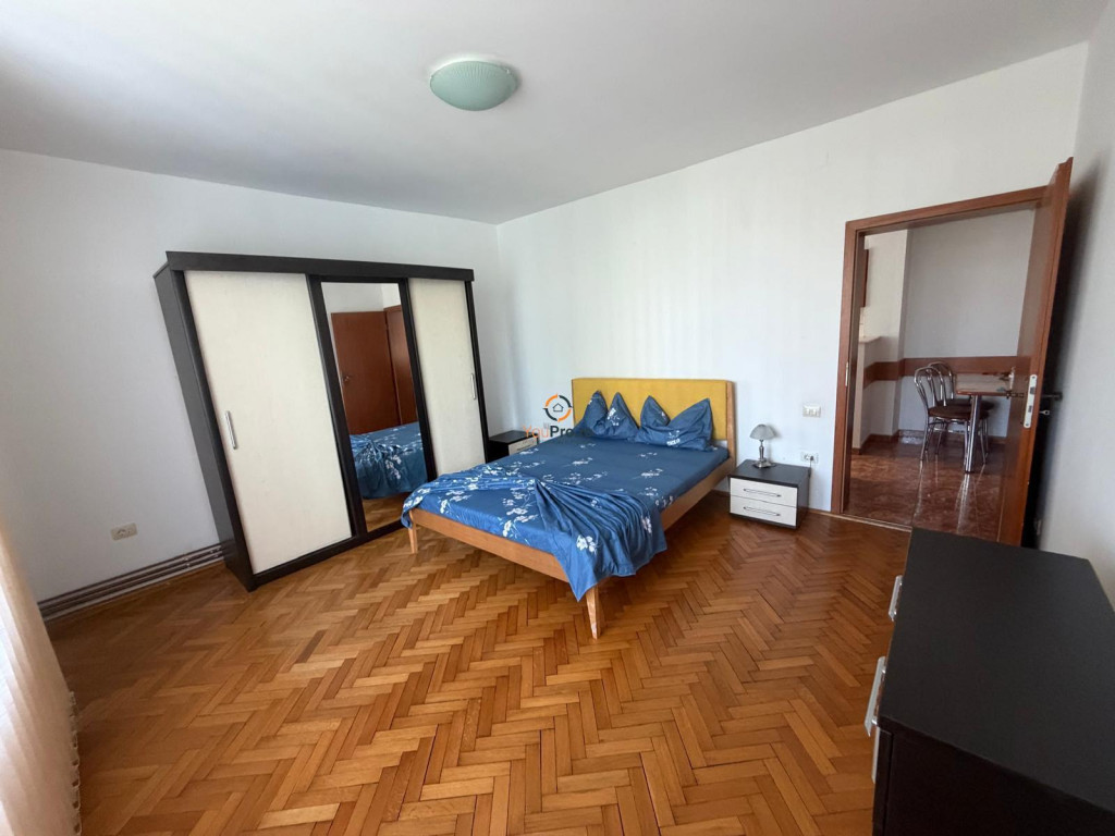 Decomandat central cu 2 camere etaj 3 zona Tipografilor Medi