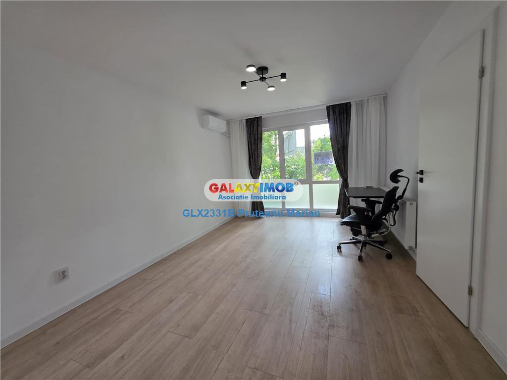 Garsoniera Premium situata la Piata Domeni