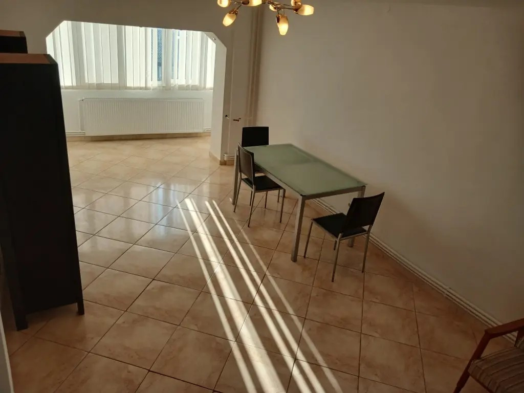 Apartament cu 2 camere de închiriat in bloc nou Valcom R...