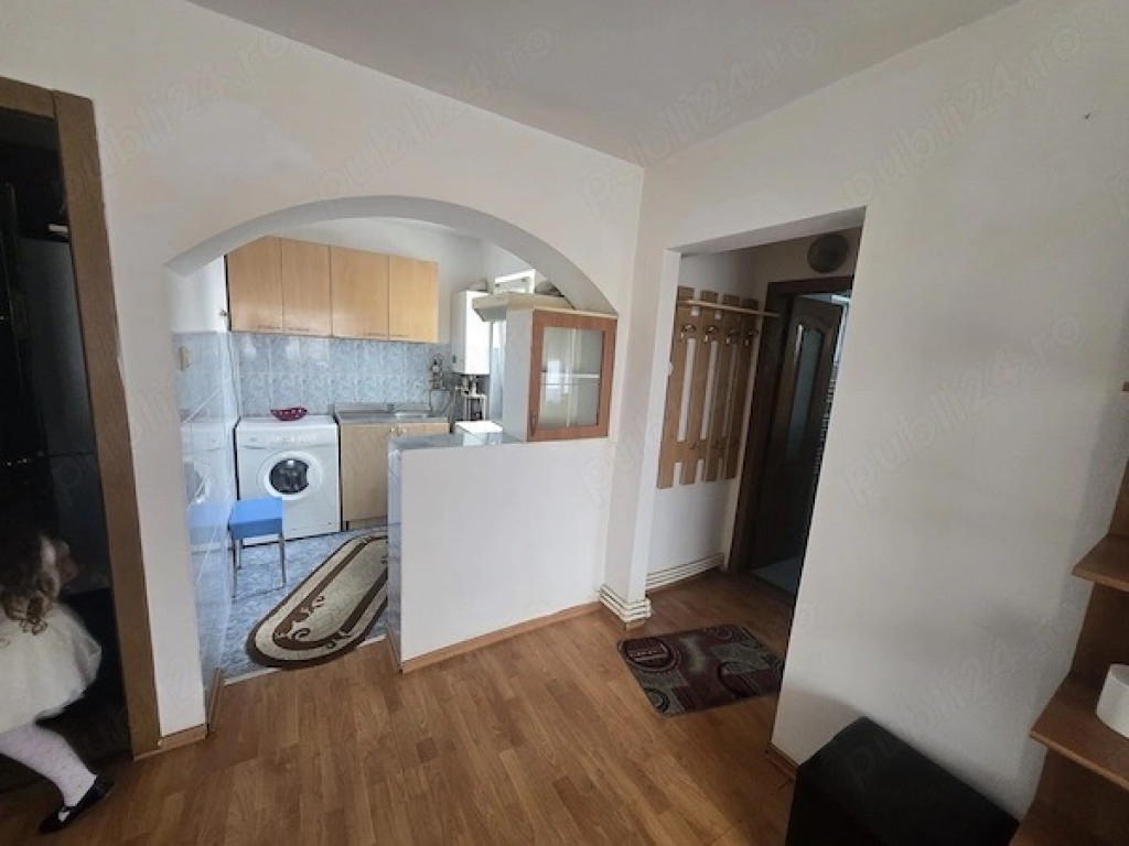 Apartament cu 3 camere in roman langa politie