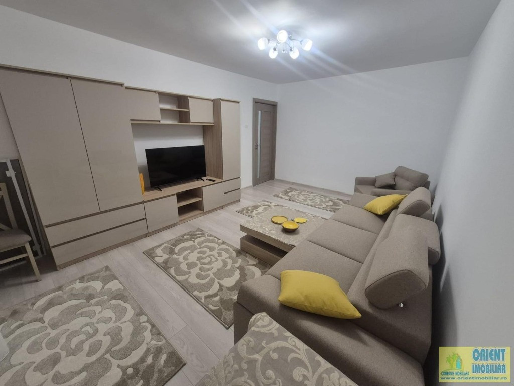 Dacia, bd. Tomis, de inchiat 2 camere, decomandat, mobilat, renovat