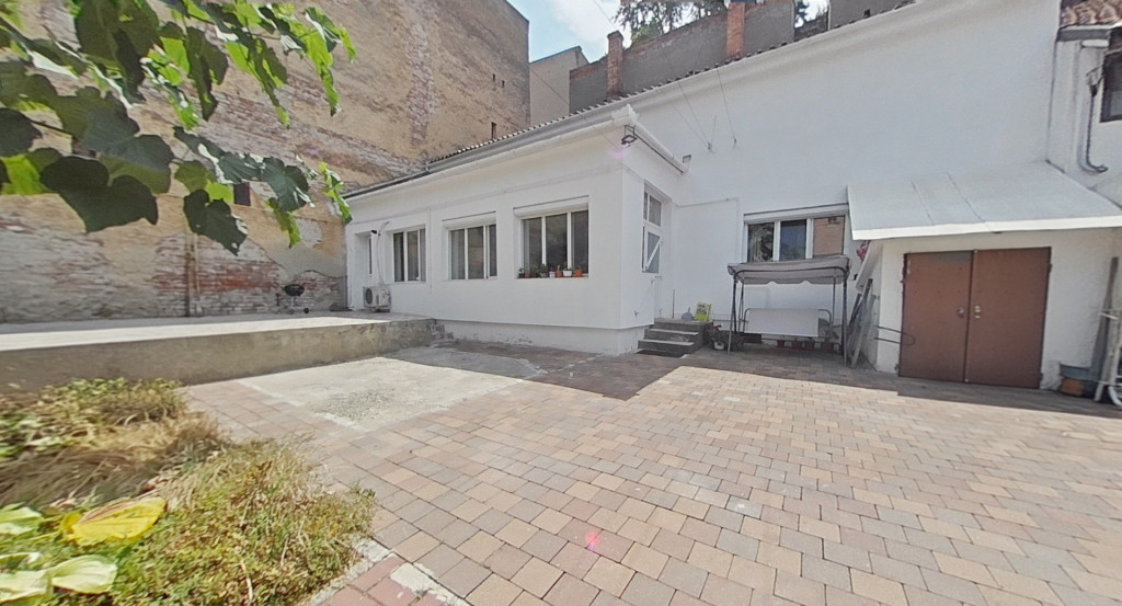 Apartament cu 2 camere de închiriat – Mansardă, zona Cen