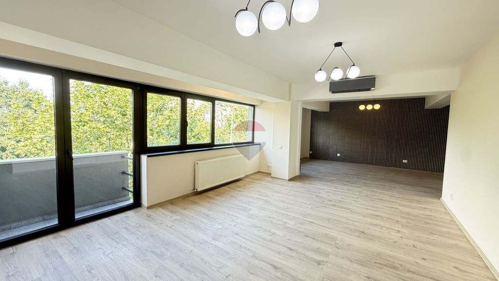 Apartament de inchiriat - Open Space - amenajat Office - ...