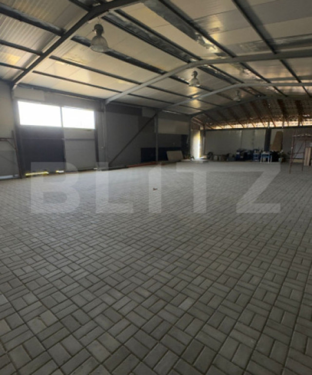 Hală industrială de închiriat de 320 metrii pătrați în