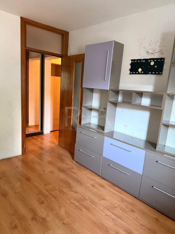 2 camere 1 Decembrie, parcare, parter, an 1980, metrou, 51 m