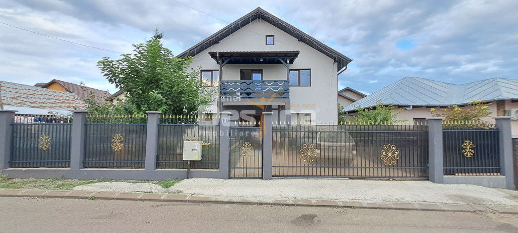 CASA 8 CAMERE , LUNCA CETATUII