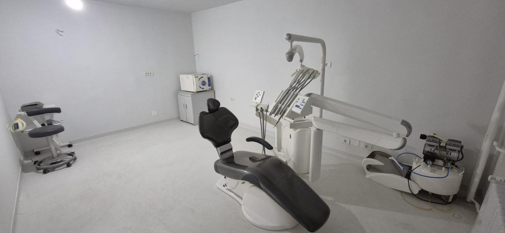 Spatiu comercial - Birou - Parcul Izvorul Rece - Pache Proto