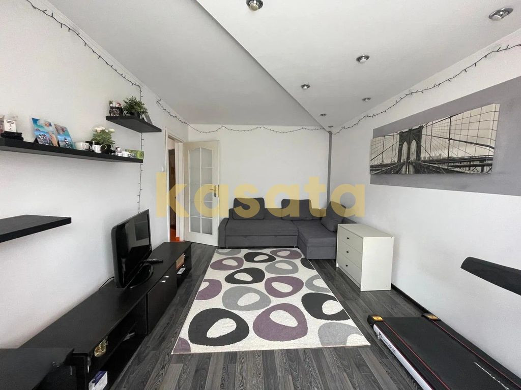 2 camere decomandat / Mobilat / Utilat / Metrou 1 Decembr...