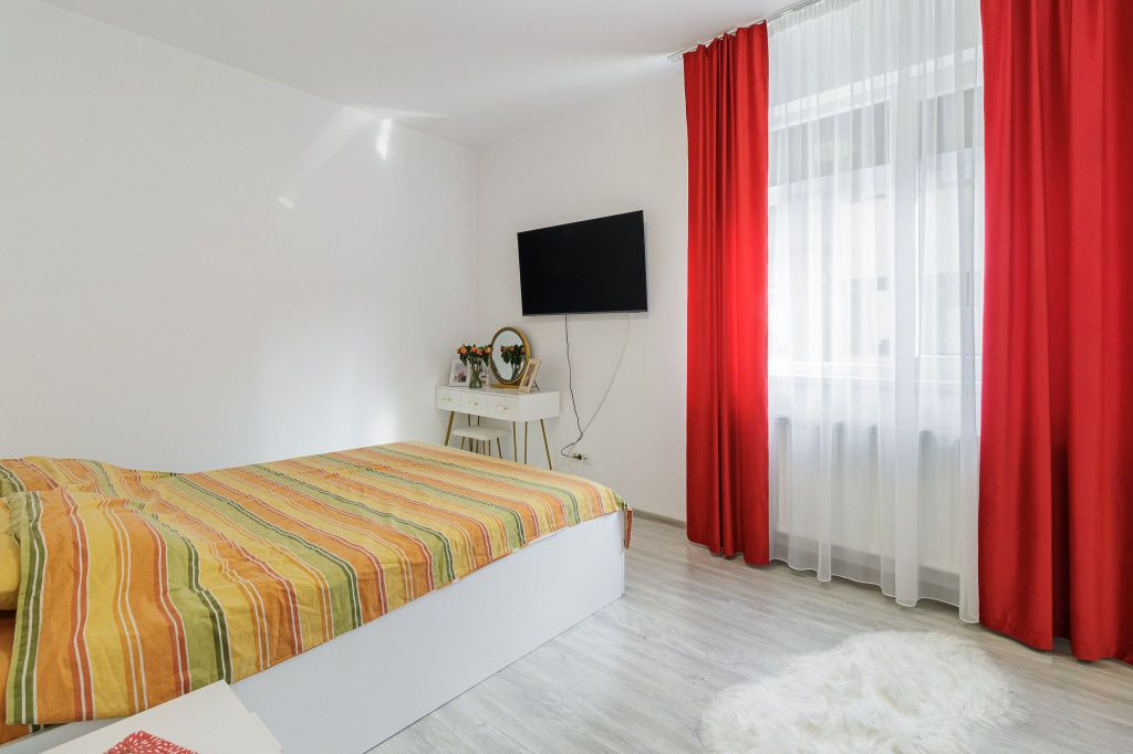 2 camere Apusului-Bacriului cu loc de parcare