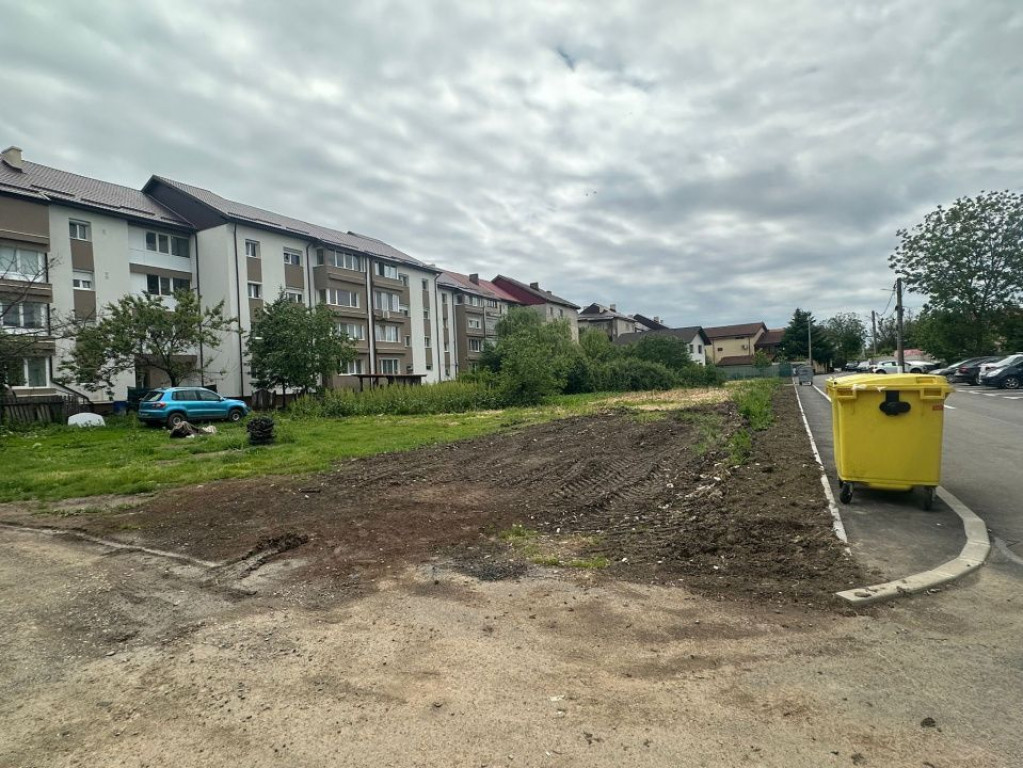 Teren intravilan 705 mp, zonă mixtă CM, POT 60%, Gherm?...