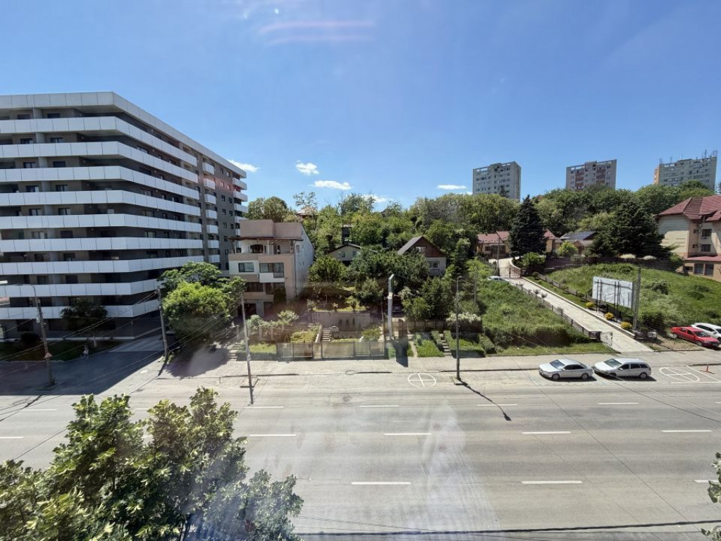Apartament 2 camere semidecomandat/nemobilat - zona Frati...