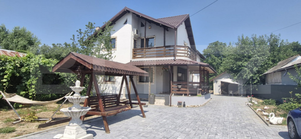 Casă spațioasă de vânzare, ideală pentru o familie –
