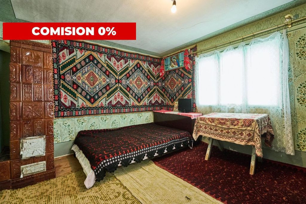 Casa la munte cu teren generos in Com. Nucsoara, loc. Sla...