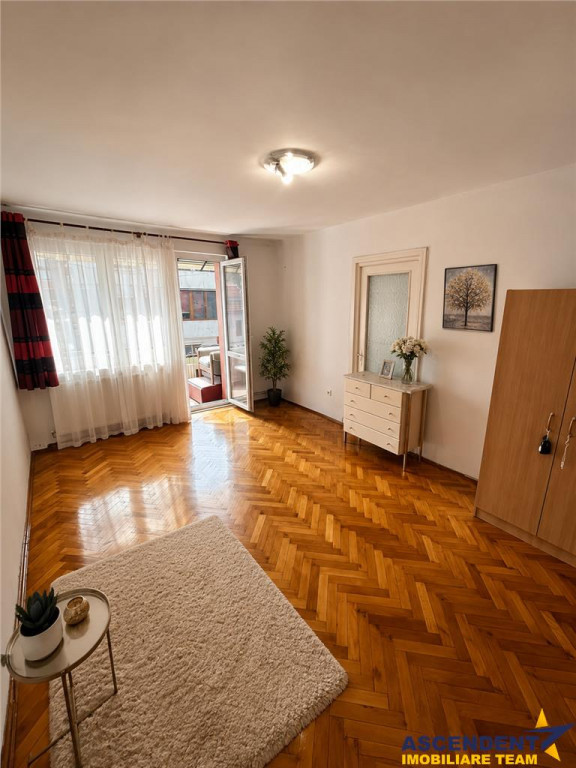 Spatiu echilibrat, 3camere, amplasare valoroasa, balcon, apr