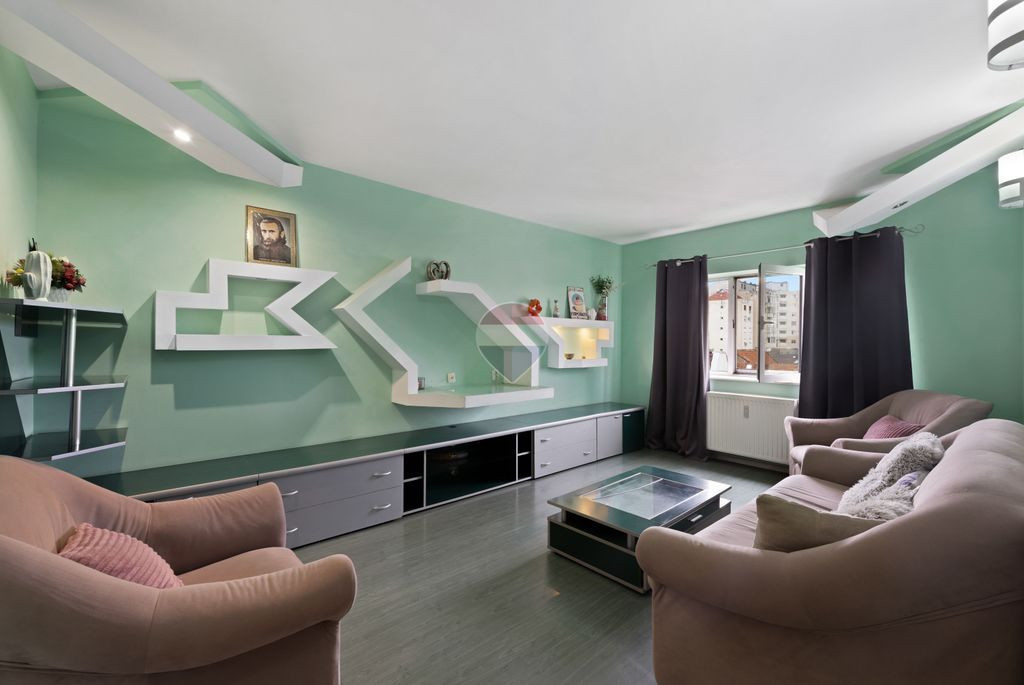 Apartament cu 2 camere de închiriat în zona Piata Spita...
