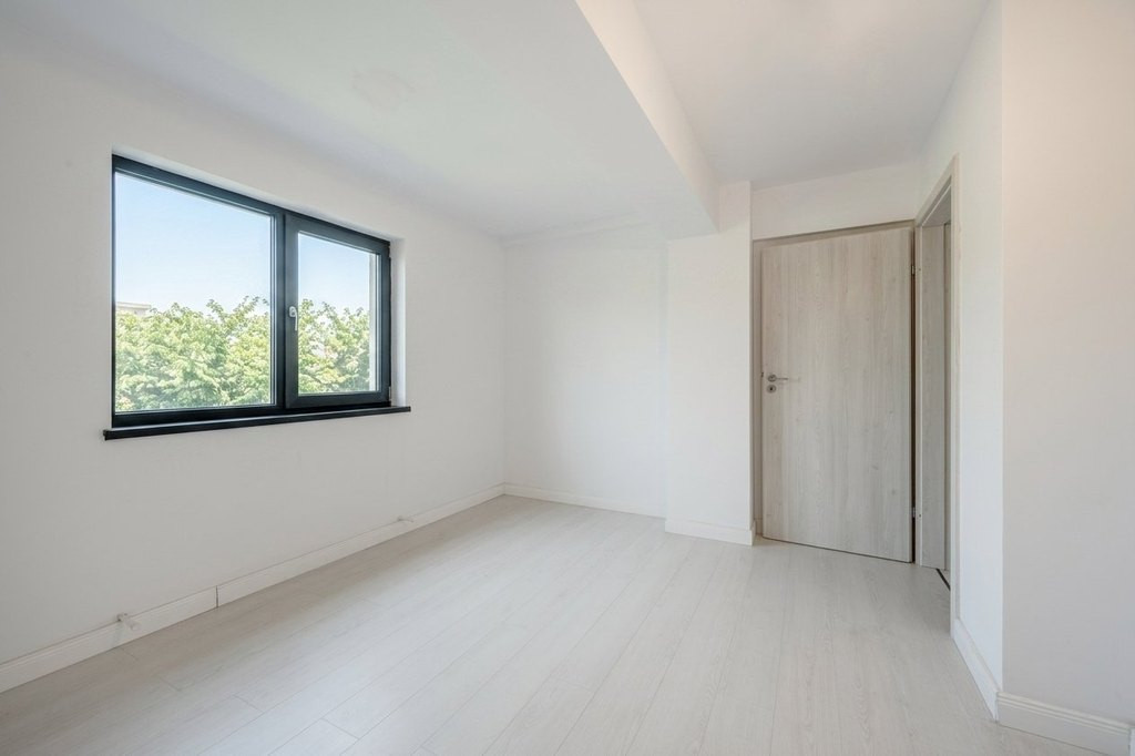 Apartament cu 2 camere - Pod ce poate fi transformat in biro