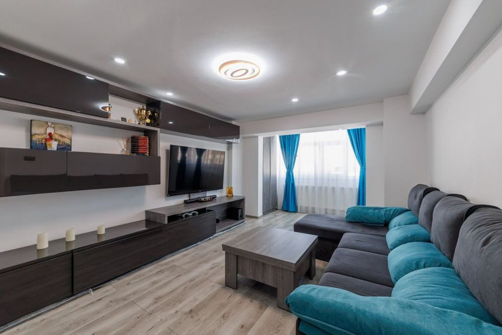 Apartament decomandat - Cartier Prundu