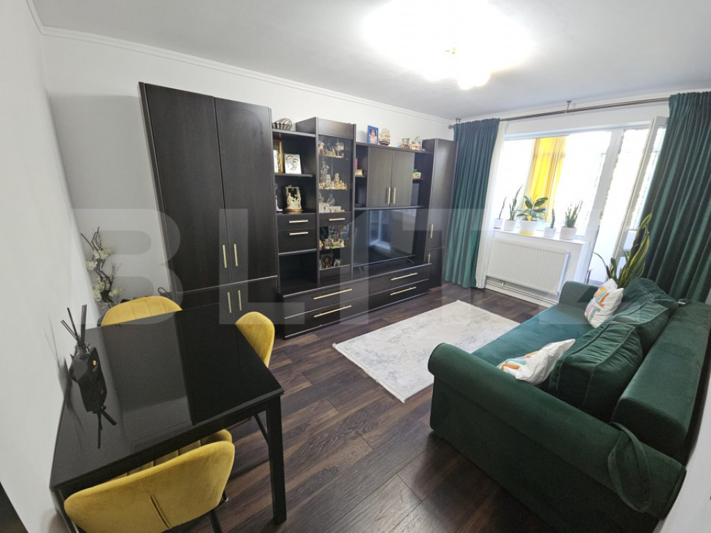 Apartament 3 camere decomandat Podul Ros - mobilat complet
