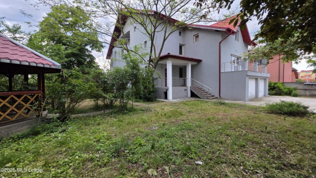 APARTAMENT CU TERASA GENEROASA SI VEDERE UNICA CATRE LAC