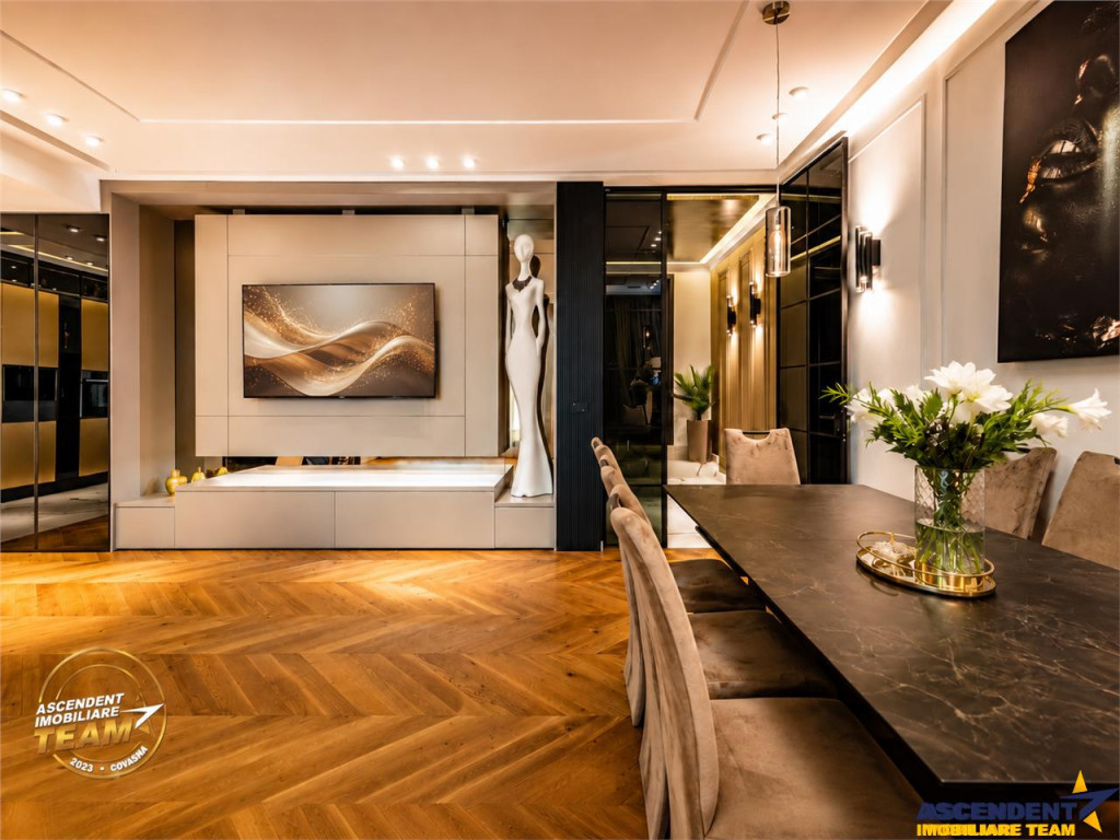 Deasupra Brasovului, penthouse spectaculos,420 mp, rooftop p