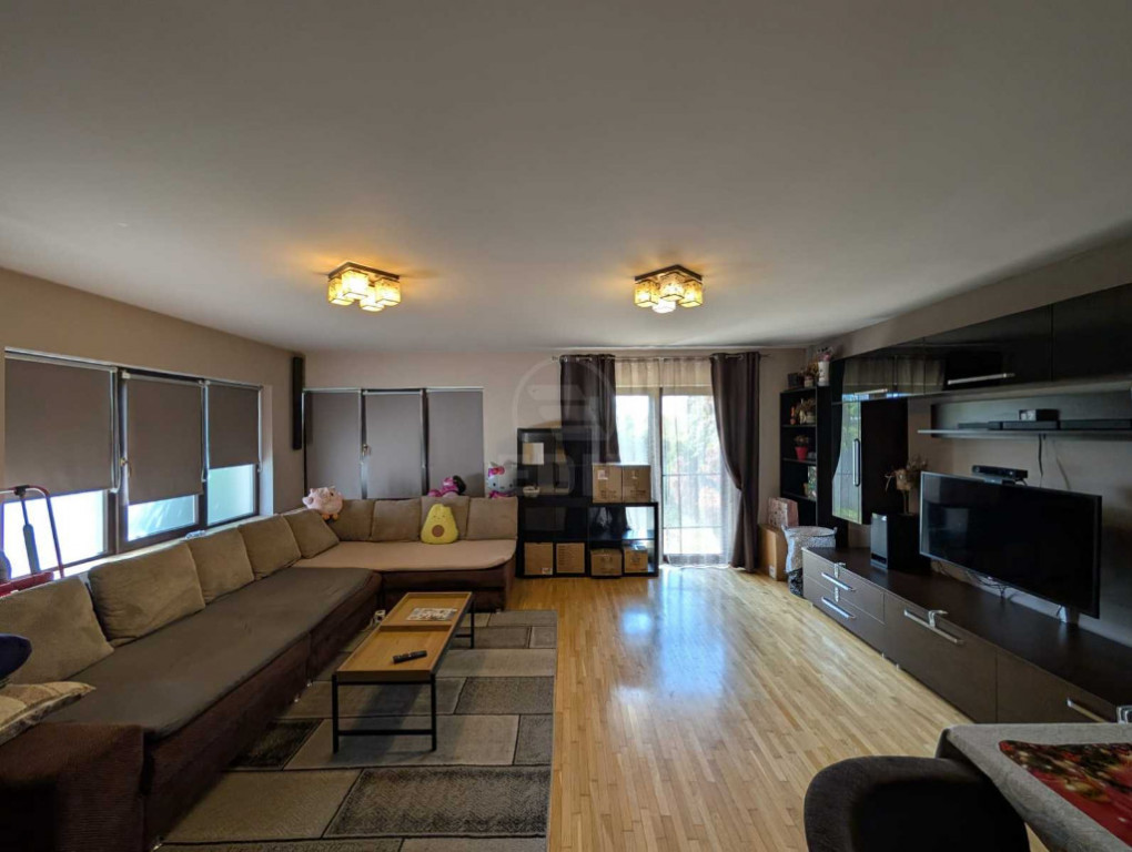 Duplex zona Iazului