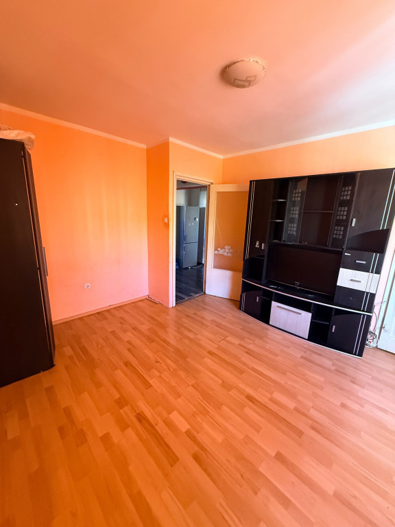 Garsoniera Astra decomandata,etaj intermediar,71900 Euro