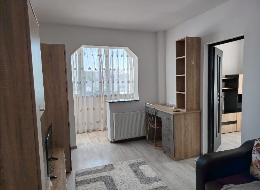 Apartament Cu 3 Camere Semidecomandate Etaj 2 George Enescu