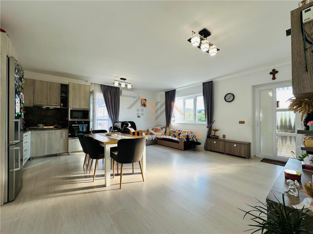 CASA CU 4 CAMERE | ZONA OSORHEI | 10 KM DE ORADEA