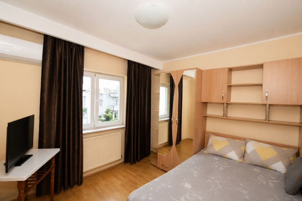 APARTAMENT 3 CAMERE PRUNDU