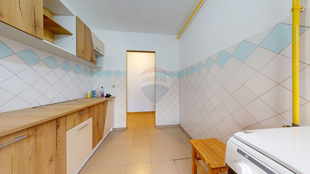 Apartament in bloc tip vila, parter, 50 mp, mobilat utilat -