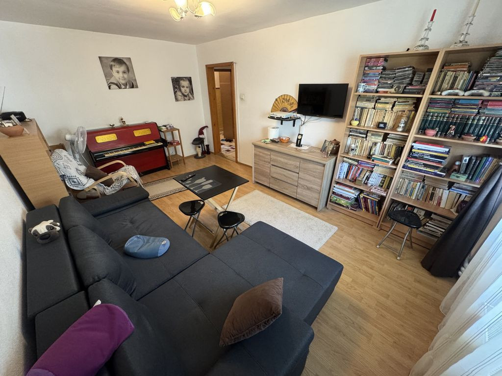 Apartament 4 camere decomandat zona Tomis 3 Etaj 1 cu Cen...